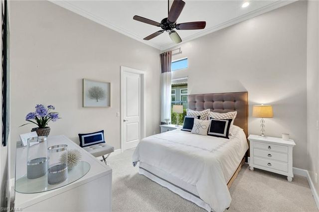 8675 Amour CT, Naples, FL 34119