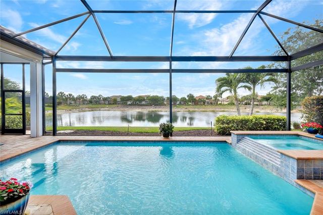 8675 Amour CT, Naples, FL 34119