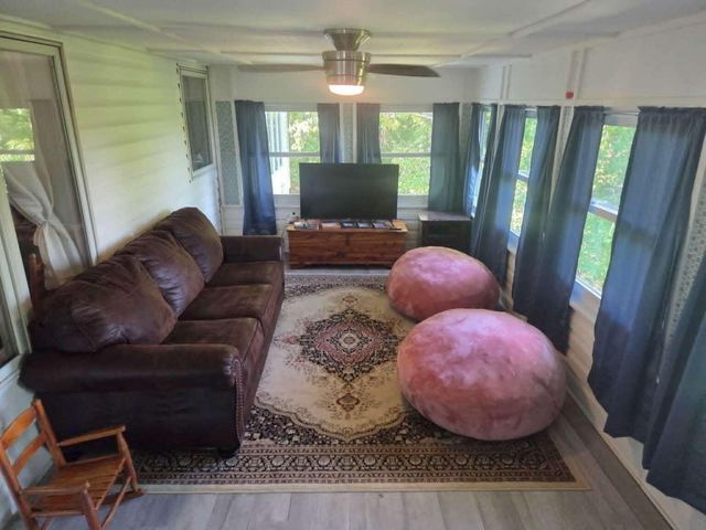 89 James River Road, Kimberling City, MO 65686