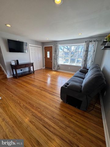 509 EXTON RD, Hatboro, PA 19040