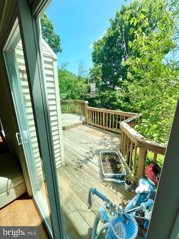 5929 WILD BROOK CT, Centreville, VA 20121