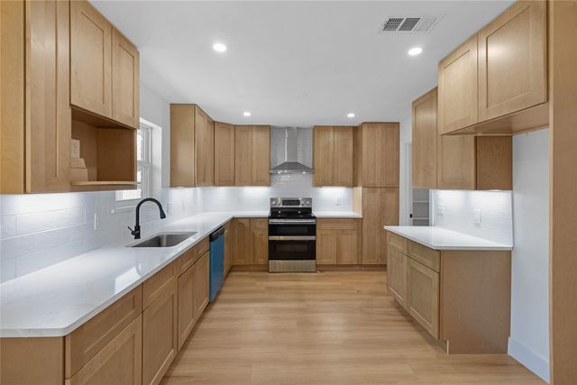 1821 El Paso Street, Lewisville, TX 75077