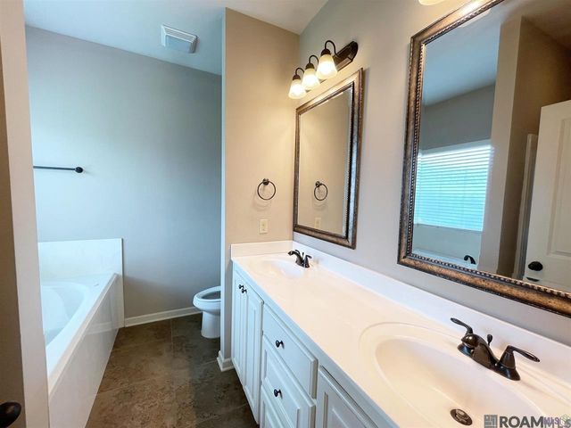 1695 El Tigre Dr, St Gabriel, LA 70776