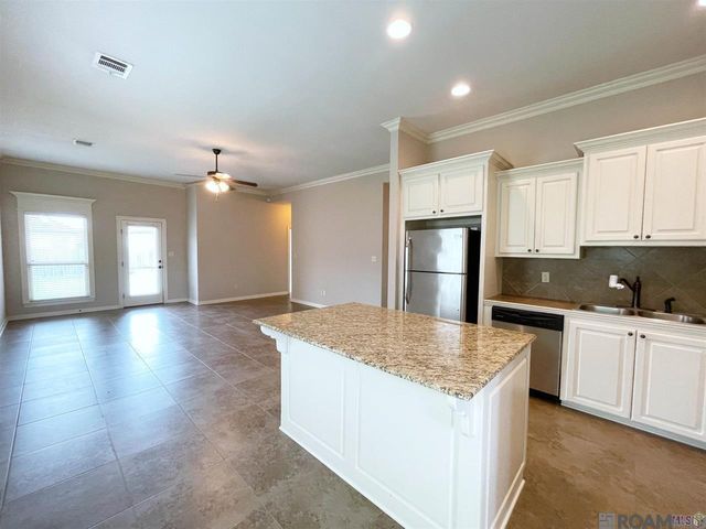 1695 El Tigre Dr, St Gabriel, LA 70776