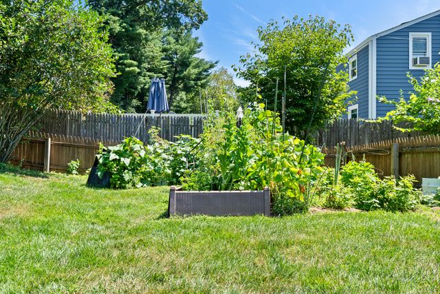 27 Circle Drive, Enfield, CT 06082
