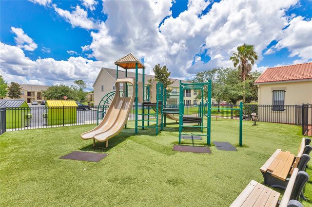 2855 CLUB CORTILE CIRCLE, Kissimmee, FL 34746