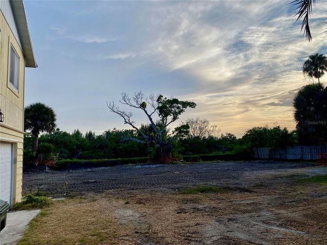7820 MIDNIGHT PASS, Sarasota, FL 34242