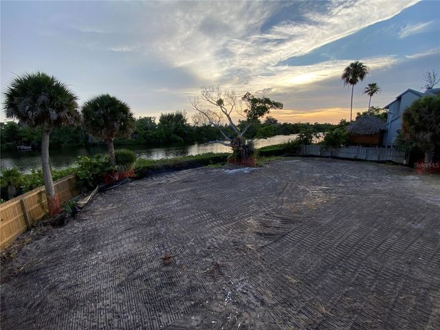 7820 MIDNIGHT PASS, Sarasota, FL 34242