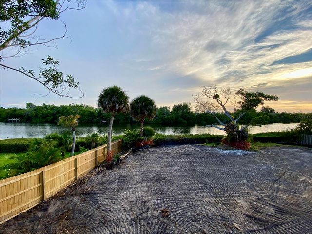 7820 MIDNIGHT PASS, Sarasota, FL 34242