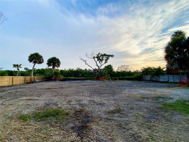 7820 MIDNIGHT PASS, Sarasota, FL 34242