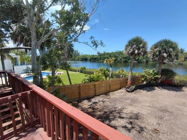 7820 MIDNIGHT PASS, Sarasota, FL 34242
