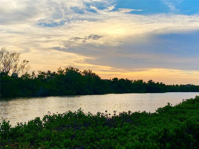7820 MIDNIGHT PASS, Sarasota, FL 34242
