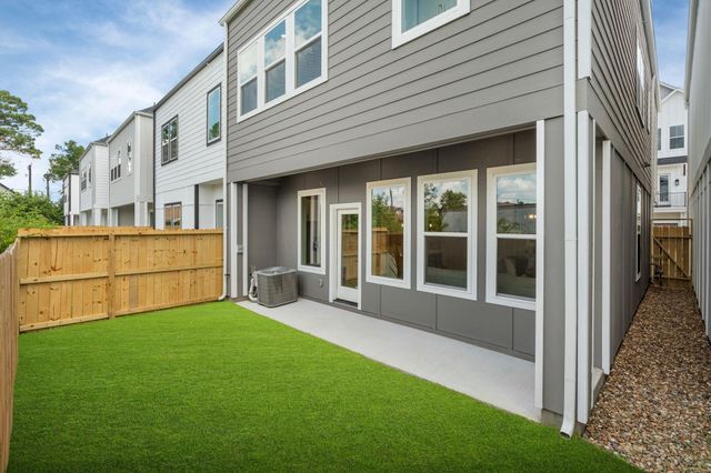 5815 Highland Sun Lane, Houston, TX 77091