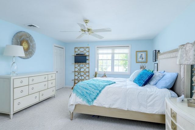 102 Torrey Lane Ext 102, Holden, MA 01520