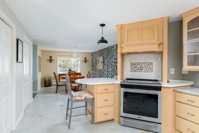 102 Torrey Lane Ext 102, Holden, MA 01520