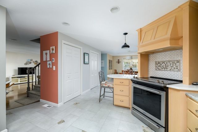 102 Torrey Lane Ext 102, Holden, MA 01520