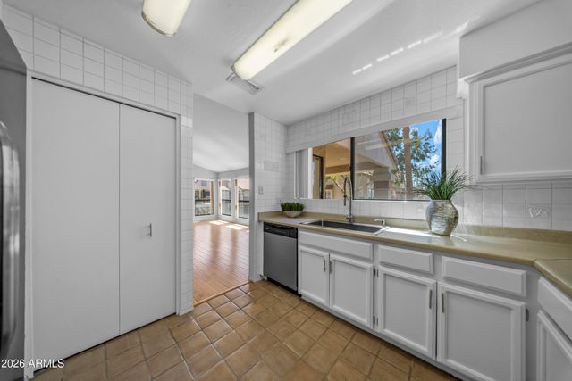 9707 E MOUNTAIN VIEW Road 2450, Scottsdale, AZ 85258