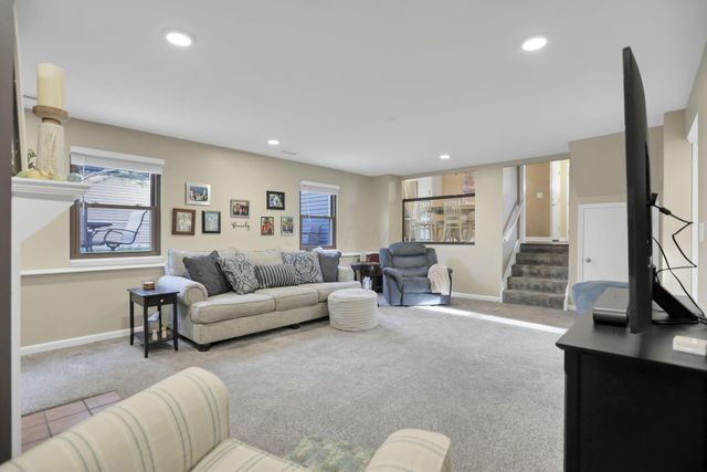 2417 Fernwood Avenue, Grove City, OH 43123