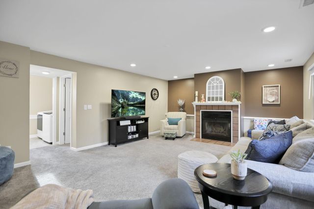 2417 Fernwood Avenue, Grove City, OH 43123