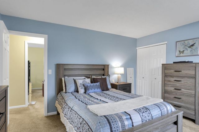 2417 Fernwood Avenue, Grove City, OH 43123