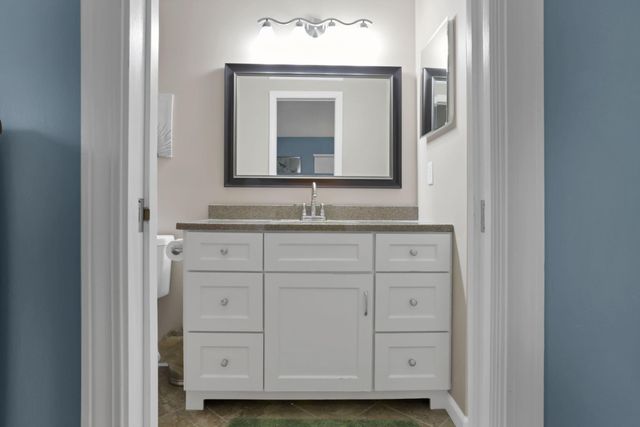 2417 Fernwood Avenue, Grove City, OH 43123