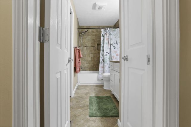 2417 Fernwood Avenue, Grove City, OH 43123