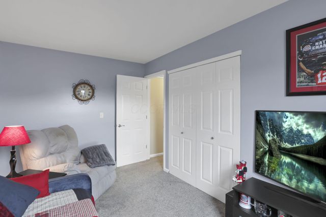 2417 Fernwood Avenue, Grove City, OH 43123