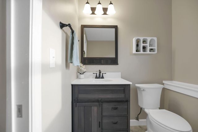 2417 Fernwood Avenue, Grove City, OH 43123