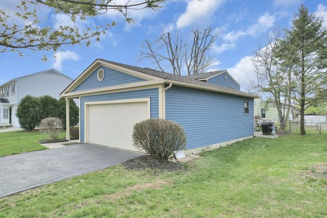 2417 Fernwood Avenue, Grove City, OH 43123