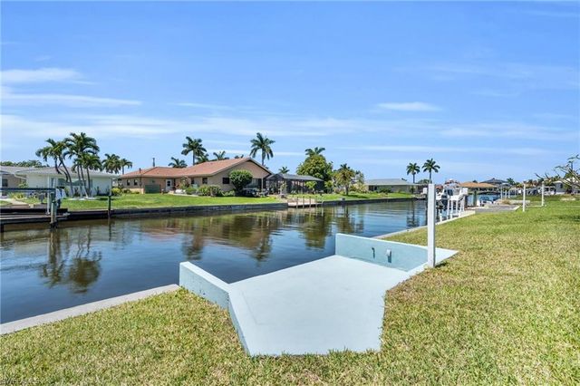 5230 Sarasota CT, Cape Coral, FL 33904