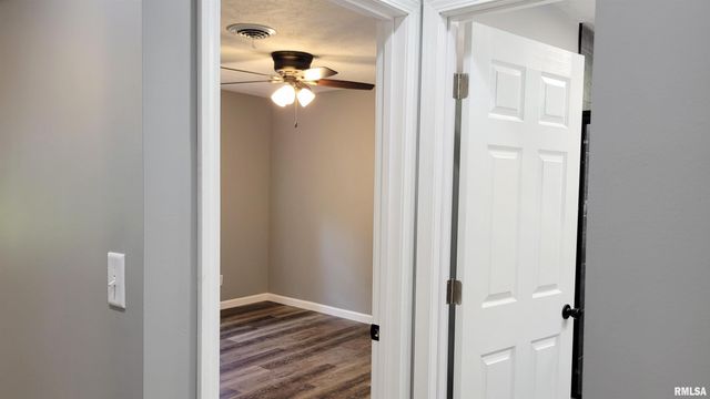 1005 MOORE Street, Carterville, IL 62918