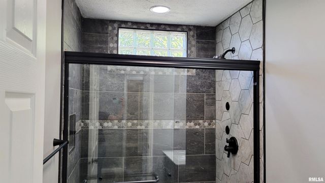 1005 MOORE Street, Carterville, IL 62918