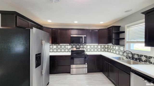 1005 MOORE Street, Carterville, IL 62918