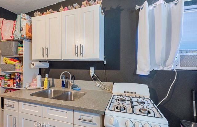 10347 Kalmia Street, Los Angeles, CA 90002