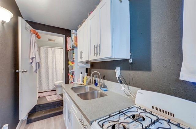 10347 Kalmia Street, Los Angeles, CA 90002