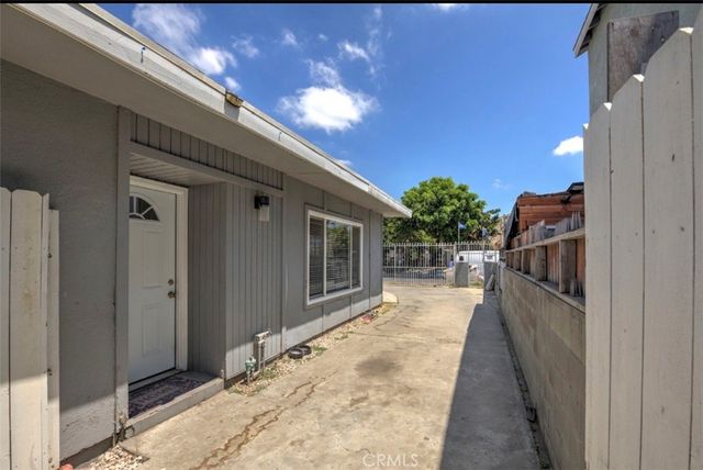 10347 Kalmia Street, Los Angeles, CA 90002