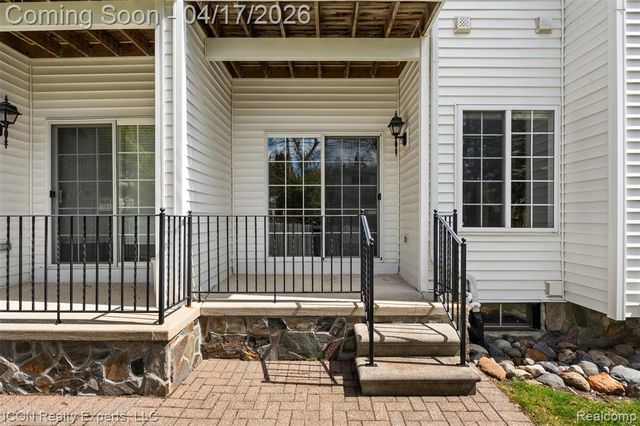 1712 Cassady Place Drive, Plymouth, MI 48170
