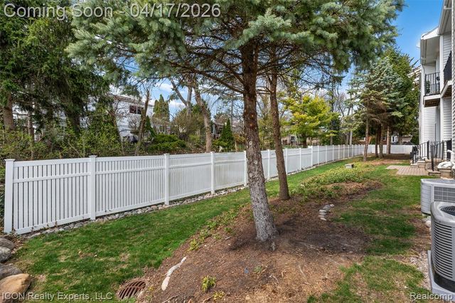 1712 Cassady Place Drive, Plymouth, MI 48170
