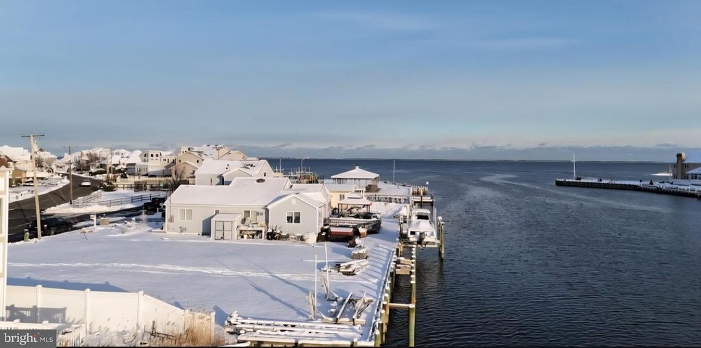 1025 CAPSTAN DR, Forked River, NJ 08731