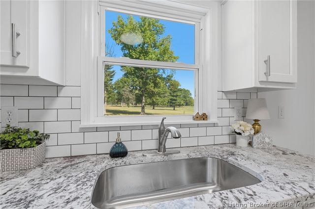 1515 Nole Drive, Jeffersonville, IN 47130