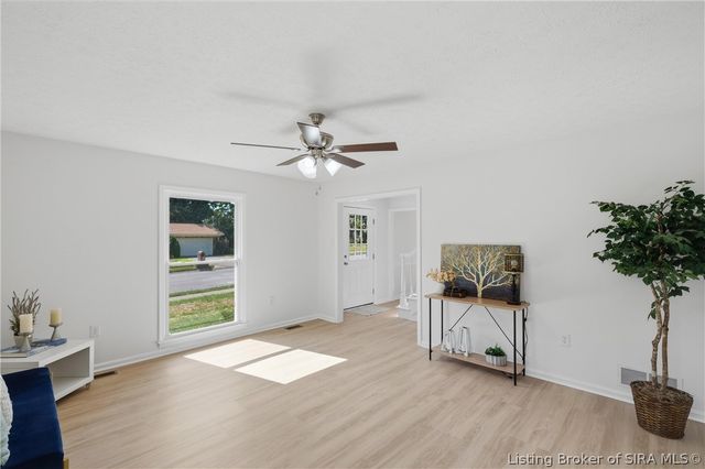 1515 Nole Drive, Jeffersonville, IN 47130