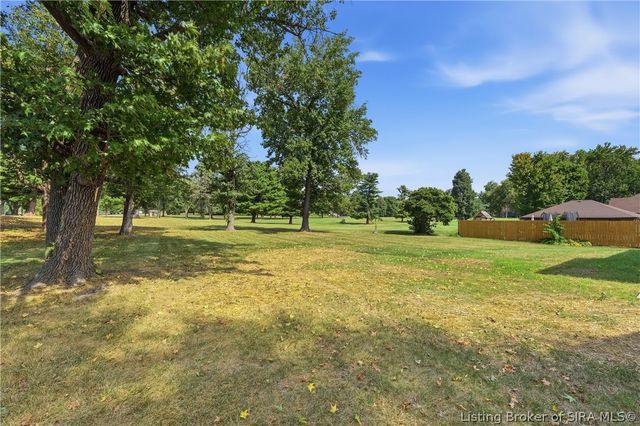 1515 Nole Drive, Jeffersonville, IN 47130