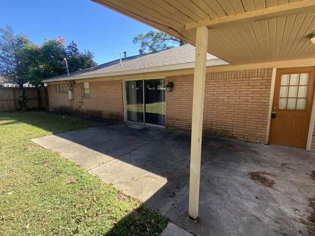 5566 Beechnut Street, Houston, TX 77096