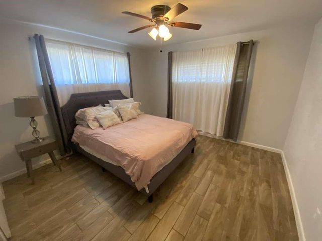 5566 Beechnut Street, Houston, TX 77096