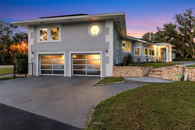 3425 W FOREST LAKE CIRCLE, Sarasota, FL 34232