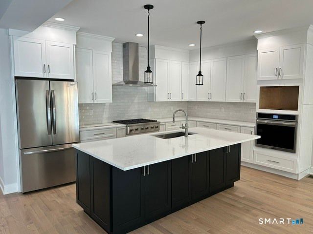 35 village Circle 35, Guilford, CT 06437