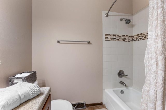 2104 Garland AVENUE, Waukesha, WI 53188