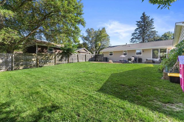 2104 Garland AVENUE, Waukesha, WI 53188