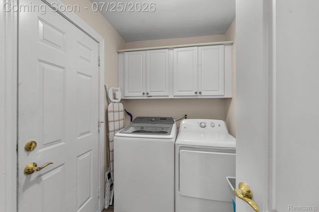 26923 Pepperwood Drive, Woodhaven, MI 48183