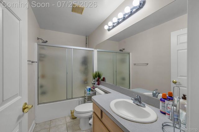26923 Pepperwood Drive, Woodhaven, MI 48183
